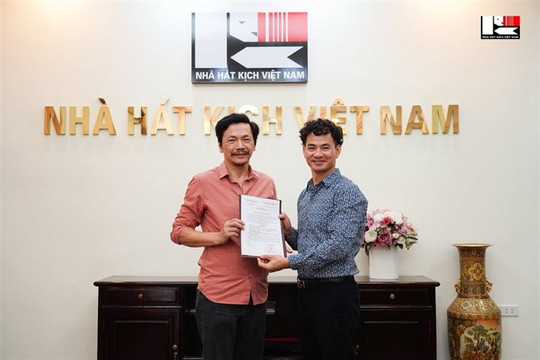 NSND Trung Anh chia tay Nhà hát kịch Việt Nam sau hơn 40 năm gắn bó