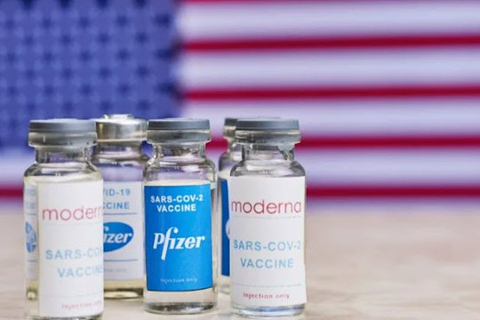 Chuyên gia dịch tễ hàng đầu Mỹ nói về trộn vắc xin Pfizer, Moderna, J&J khi tiêm liều 3