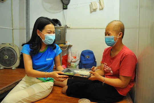 BIDV trao 18.000 suất cơm tặng đồng bào khó khăn tại TP. Hà Nội 