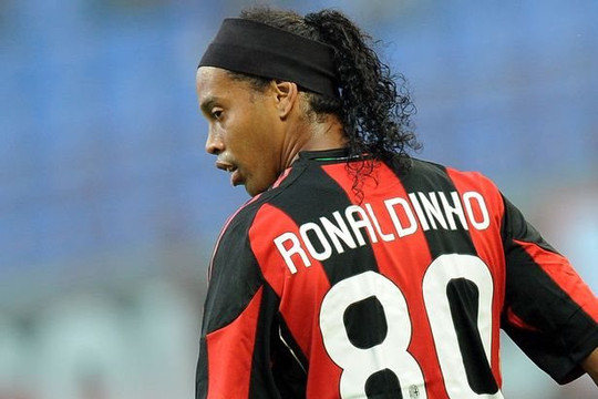 Ronaldinho và các ngôi sao bóng đá quan hệ tình ái với nữ diễn viên phim người lớn