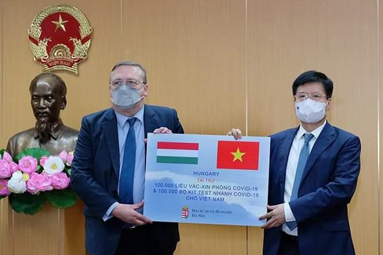 Hungary trao tặng Việt Nam 100.000 liều vắc xin AstraZeneca