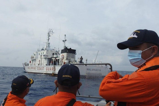 Bắc Kinh tỏ thái độ thách thức sau khi Philippines tố tàu Trung Quốc khiêu khích 200 lần trên Biển Đông