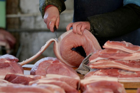 Rau đắt hơn thịt heo, người Trung Quốc hoang mang khi chi phí tăng cao
