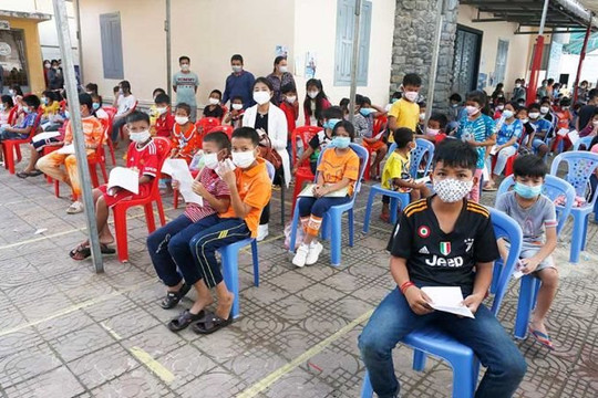 Campuchia bắt đầu tiêm vắc xin ngừa COVID-19 cho trẻ 5 tuổi