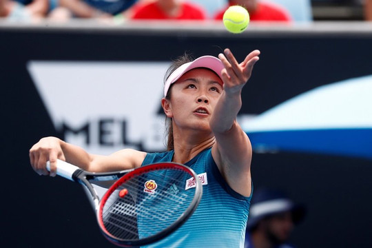 Tay vợt nữ hàng đầu Trung Quốc công khai việc bị một người 75 tuổi ép trao thân