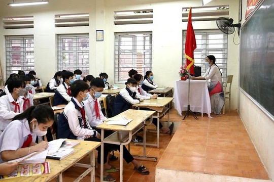 Có học sinh mắc COVID-19, 2 trường tại Hà Nội dừng học trực tiếp
