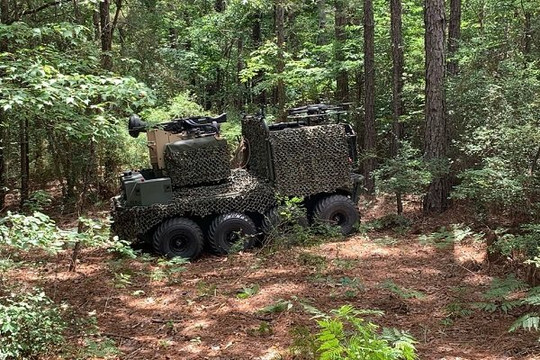 Lục quân Mỹ luyện tập đối đầu robot trên chiến trường