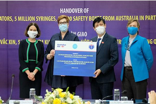 Úc hỗ trợ Việt Nam thiết bị dây chuyền lạnh, vật tư tiêm chủng