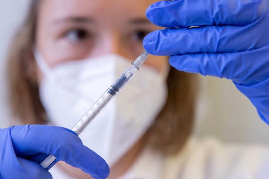 WHO cảnh báo nguy cơ thiếu hụt 2 tỉ bơm kim tiêm, làm chậm chiến dịch tiêm vắc xin 2022
