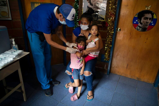 WHO: Dịch bệnh dễ lây lan hơn COVID-19, lao, cúm có nguy cơ bùng phát vì 22 triệu trẻ không được tiêm vắc xin