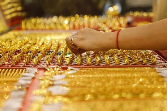 Giá vàng sáng 12.11 tăng tới 600.000 đồng/lượng, có nơi bán hơn 60 triệu đồng/lượng