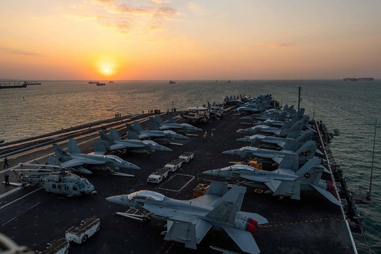 Trung Quốc cho hàng chục lượt máy bay ném bom tập trận ban đêm trên Biển Đông
