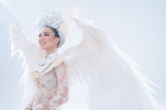 Hoàng Hương Ly mang quốc phục áo dài đến Hoa hậu Du lịch Quốc tế 2021