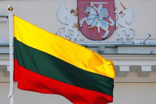 Trung Quốc hạ cấp quan hệ ngoại giao với Lithuania