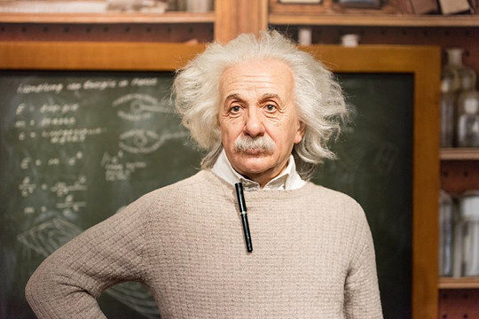 Bản thảo của nhà vật lý Albert Einstein đấu giá hàng triệu USD