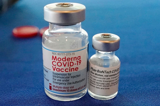 Những ai tiêm mũi vắc xin Pfizer, Moderna thứ 3 có kháng thể cao hơn 53 lần người khỏi bệnh COVID-19