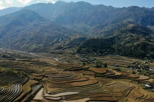 Cảnh đẹp ruộng bậc thang Mù Cang Chải của Việt Nam trên truyền thông thế giới