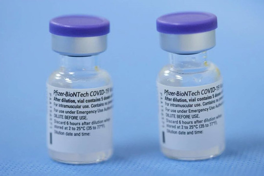 Nghiên cứu đầu tiên về khả năng bảo vệ của vắc xin Pfizer trước Omicron: Đáng lo ngại!