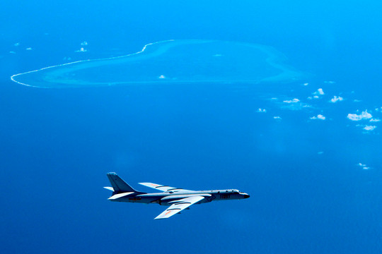 Trung Quốc cho máy bay tập thực hiện ném bom lên các đảo trên Biển Đông