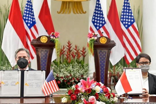 Mỹ - Indonesia ký bản ghi nhớ về tập trận chung, chống đánh bắt cá trái phép