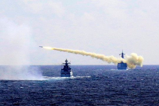 Trung Quốc khó chịu vì bị Mỹ theo dõi sát các cuộc tập trận ở Biển Đông