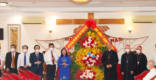 Trưởng ban Dân vận Trung ương thăm, chúc mừng Giáng sinh tại Tòa giám mục Xuân Lộc