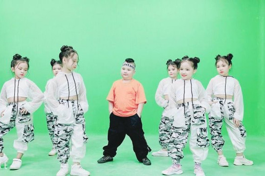 Rapper nhí Muối Dubai đăng quang quán quân Super Idol Kids