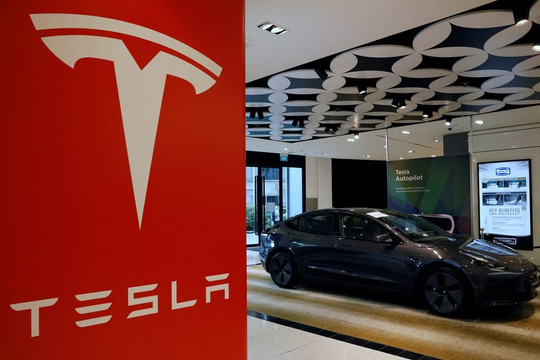 Tesla giao số ô tô điện kỷ lục, cổ phiếu tăng hơn 50% vào 2021, tỷ phú Elon Musk hé lộ bí quyết