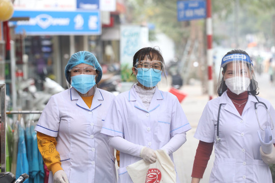 Thêm 14.978 ca nhiễm mới, Bộ Y tế đề nghị không cách ly người dân về đón Tết
