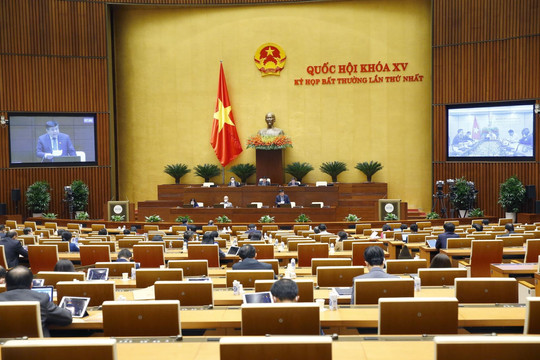 Ngày 10.1, Quốc hội tiếp tục thảo luận về dự án một luật sửa nhiều luật