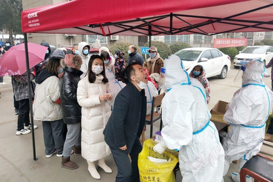 Tỉnh đầu tiên ở  Trung Quốc chống chọi dịch Omicron lẫn Delta: ‘Tình hình rất đáng báo động’