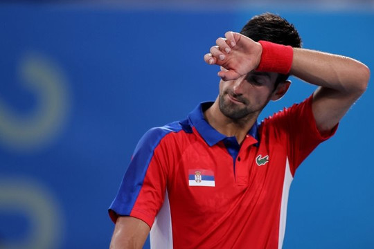 Tòa án bác kháng nghị, tay vợt Djokovic phải rời khỏi Úc