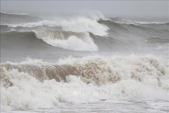 Nhiều vùng biển gió mạnh cấp 6, giật cấp 7-8 từ đêm 18 đến ngày 19.1