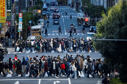 Nhật ban bố tình trạng bán khẩn cấp vì Omicron, Bắc Kinh khử trùng và giữ yên thư quốc tế 2 ngày