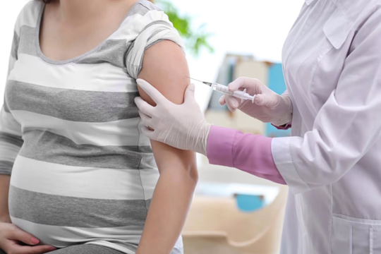 Vắc xin COVID-19 không ảnh hưởng đến khả năng sinh sản của đàn ông