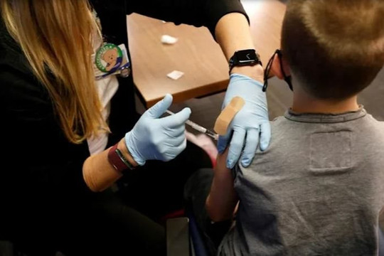 Thông tin sai lệch về vắc xin khiến hàng triệu trẻ em gặp rủi ro vì Omicron