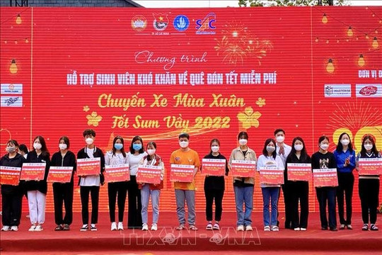 TP.HCM: Hỗ trợ hơn 1.000 sinh viên khó khăn về quê đón Tết