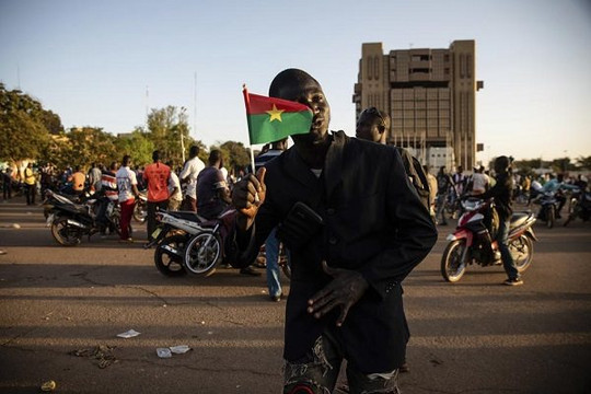 Quân đội kiểm soát Burkina Faso