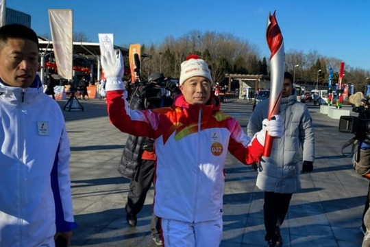 Olympic mùa đông 2022: Bắt đầu lễ rước đuốc tinh giản nhất ở thủ đô Bắc Kinh