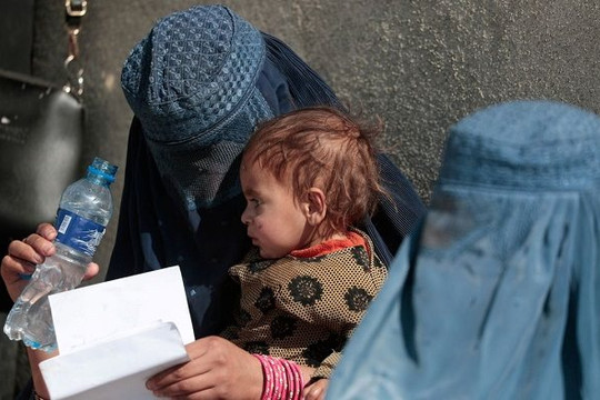 Mỹ cho phép ngân hàng chuyển tiền viện trợ đến Afghanistan