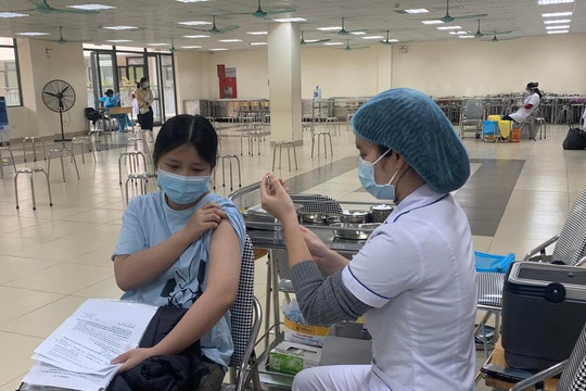 Thêm 21.909 ca nhiễm mới, Hà Nội có hơn 2.900 ca COVID-19