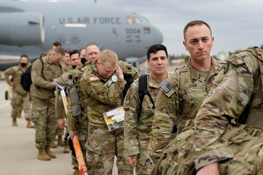Lo ngại chiến tranh tại Ukraine, Mỹ tung Sư đoàn Dù đến Ba Lan
