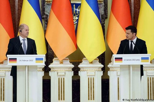 Berlin tuyên bố NATO không có kế hoạch kết nạp Ukraine và sự khôn ngoan của người Đức