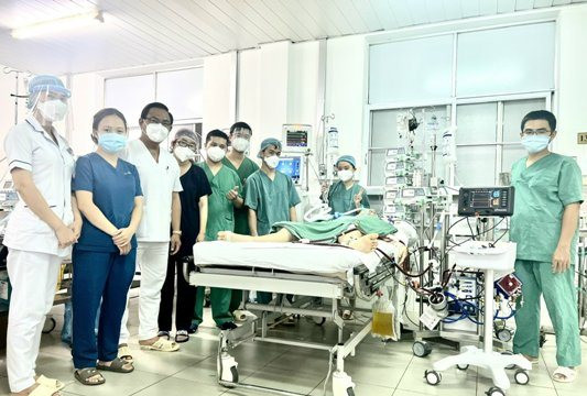Ba bệnh viện phối hợp cứu bệnh nhân bị viêm cơ tim nguy kịch bằng kỹ thuật ECMO