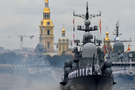 Vừa tuyên bố rút quân khỏi Ukraine, hải quân Nga đã tập trận rầm rộ ở Địa Trung Hải