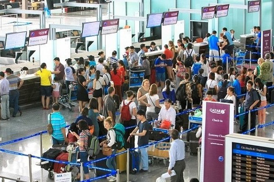Mở cửa hoàn toàn, khách quốc tế đến Việt Nam tăng mạnh