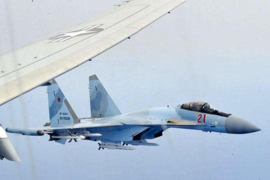 Máy bay Nga - Mỹ chạm trán bất ngờ và nguy hiểm chỉ cách bầu trời Ukraine vài trăm dặm