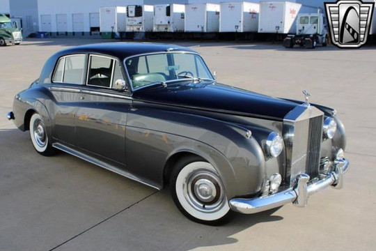 Rolls-Royce Silver Cloud siêu hiếm 66 tuổi đã tìm được chủ nhân
