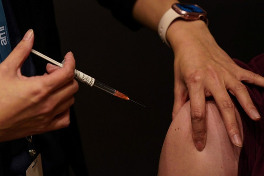 Đối tác WHO thử nghiệm mũi vắc xin thứ 3 với liều lượng thấp hơn, tối đa hóa nguồn cung 