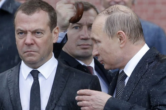 Châu Âu trừng phạt Nga vì đưa quân vào Ukraine, cựu Tổng thống Medvedev đáp lại bằng viễn cảnh đáng sợ